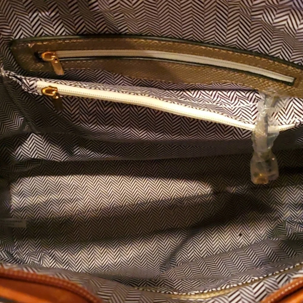 Elegant Tan Shoulder Bag